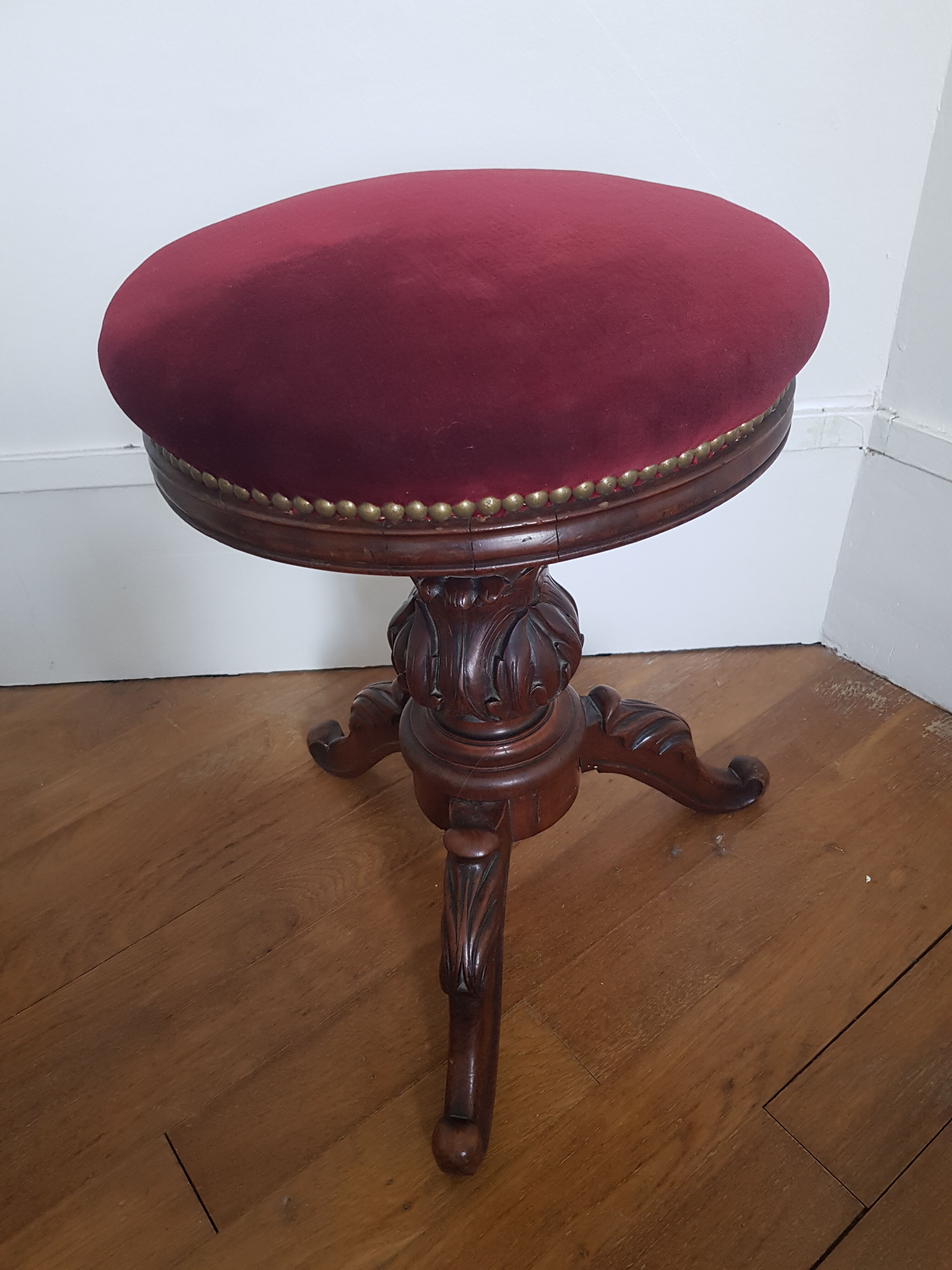 Piano stool