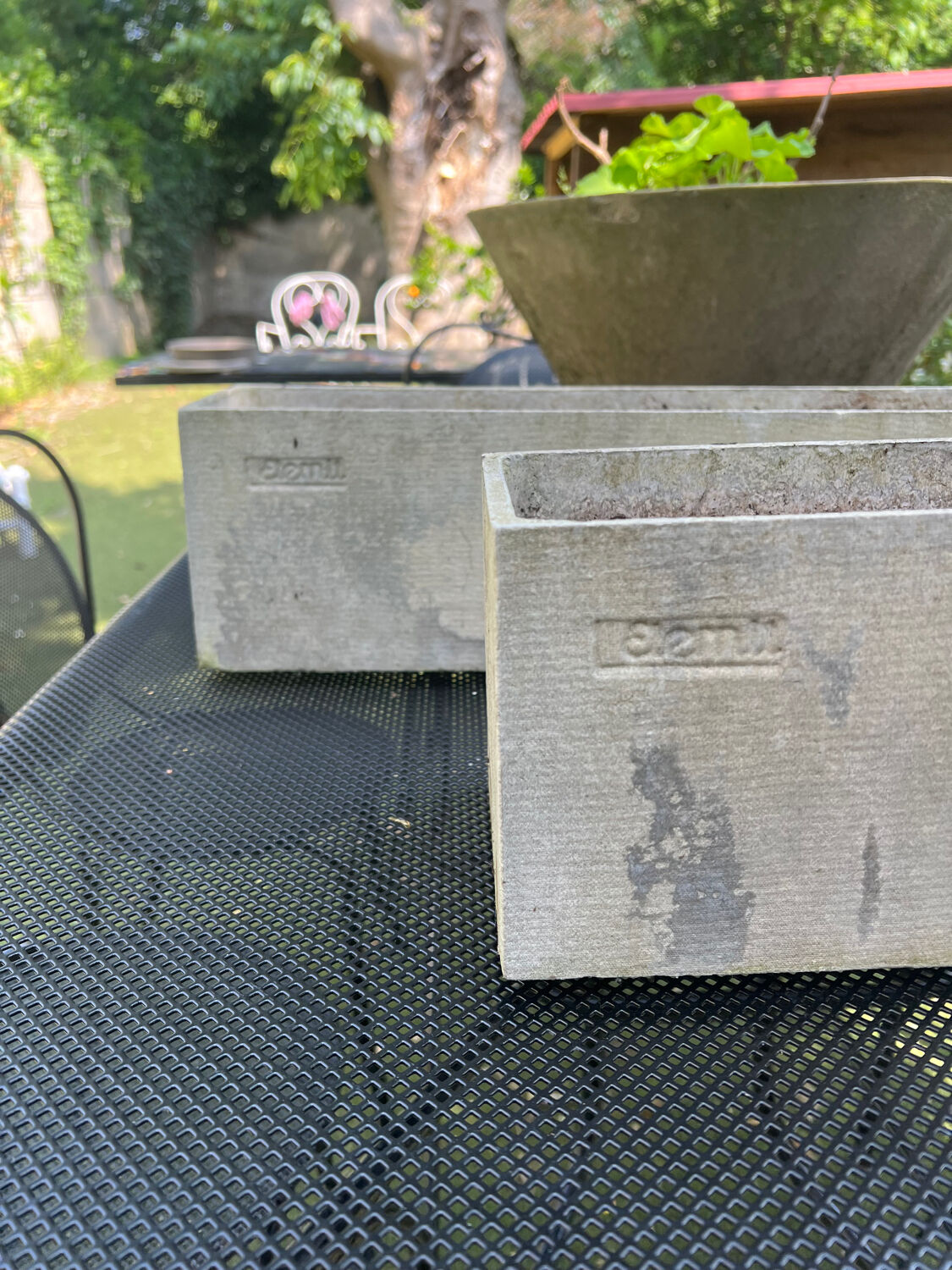 Pair of planters Eternit