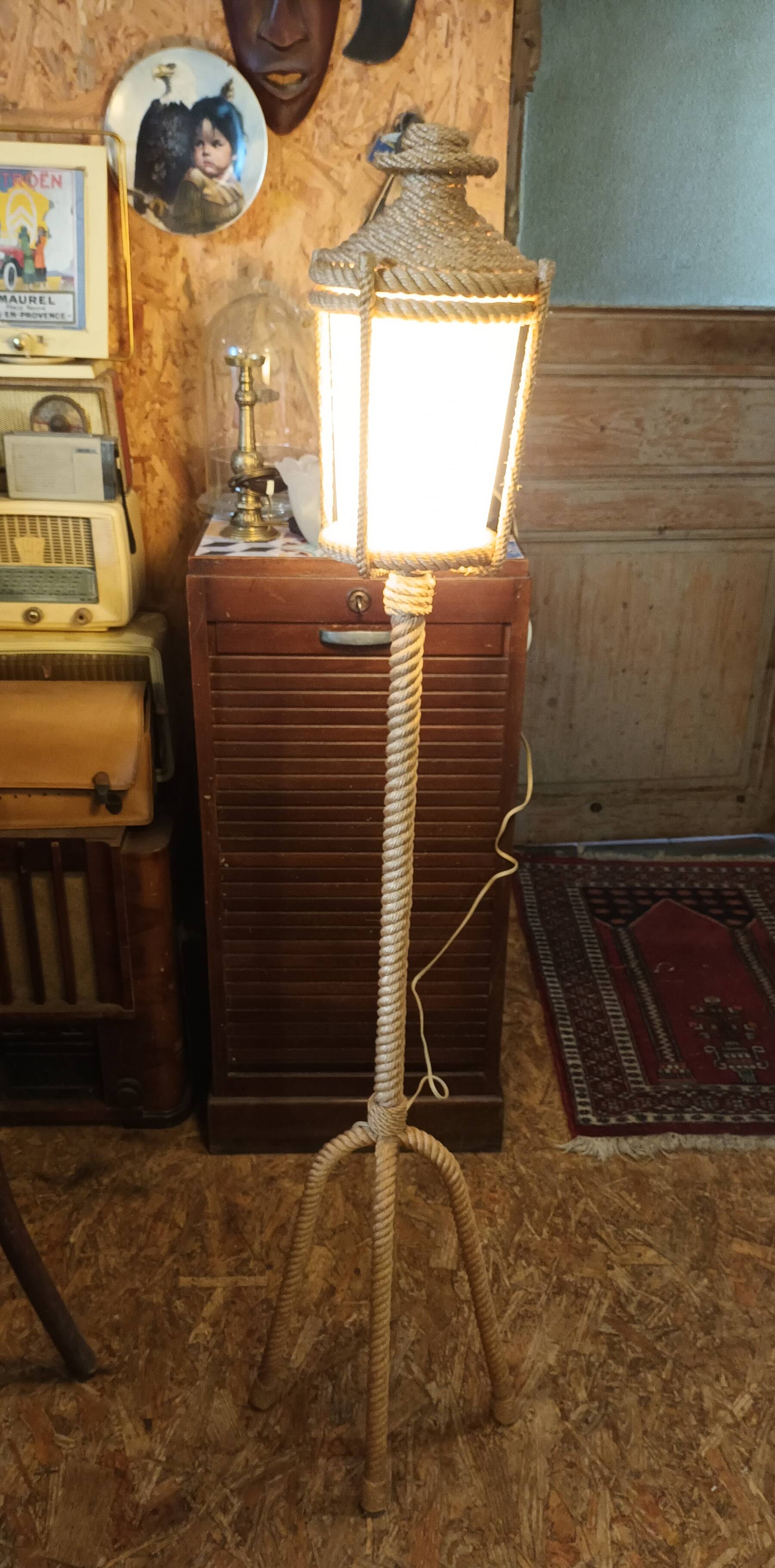 Rope floor lamp