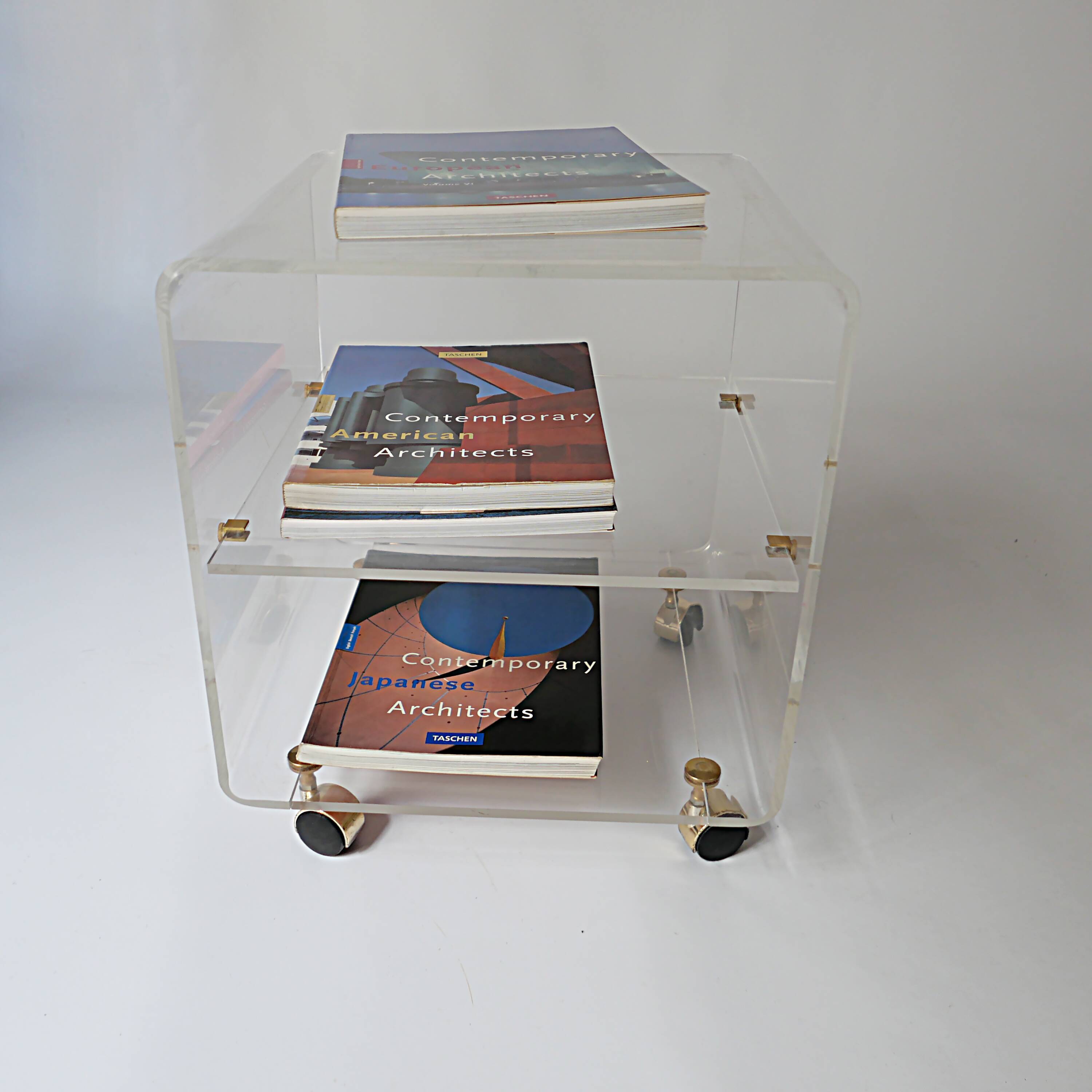 side table on wheels in plexiglass designed by David Lange 1970