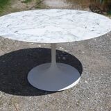 Table Tulip by& Eero Saarinen marble Calacatta, Knoll