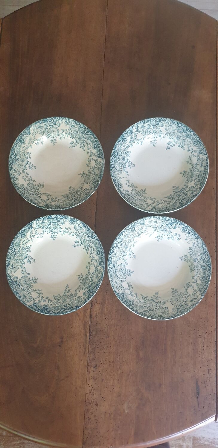 Four plates Trianon St Amand