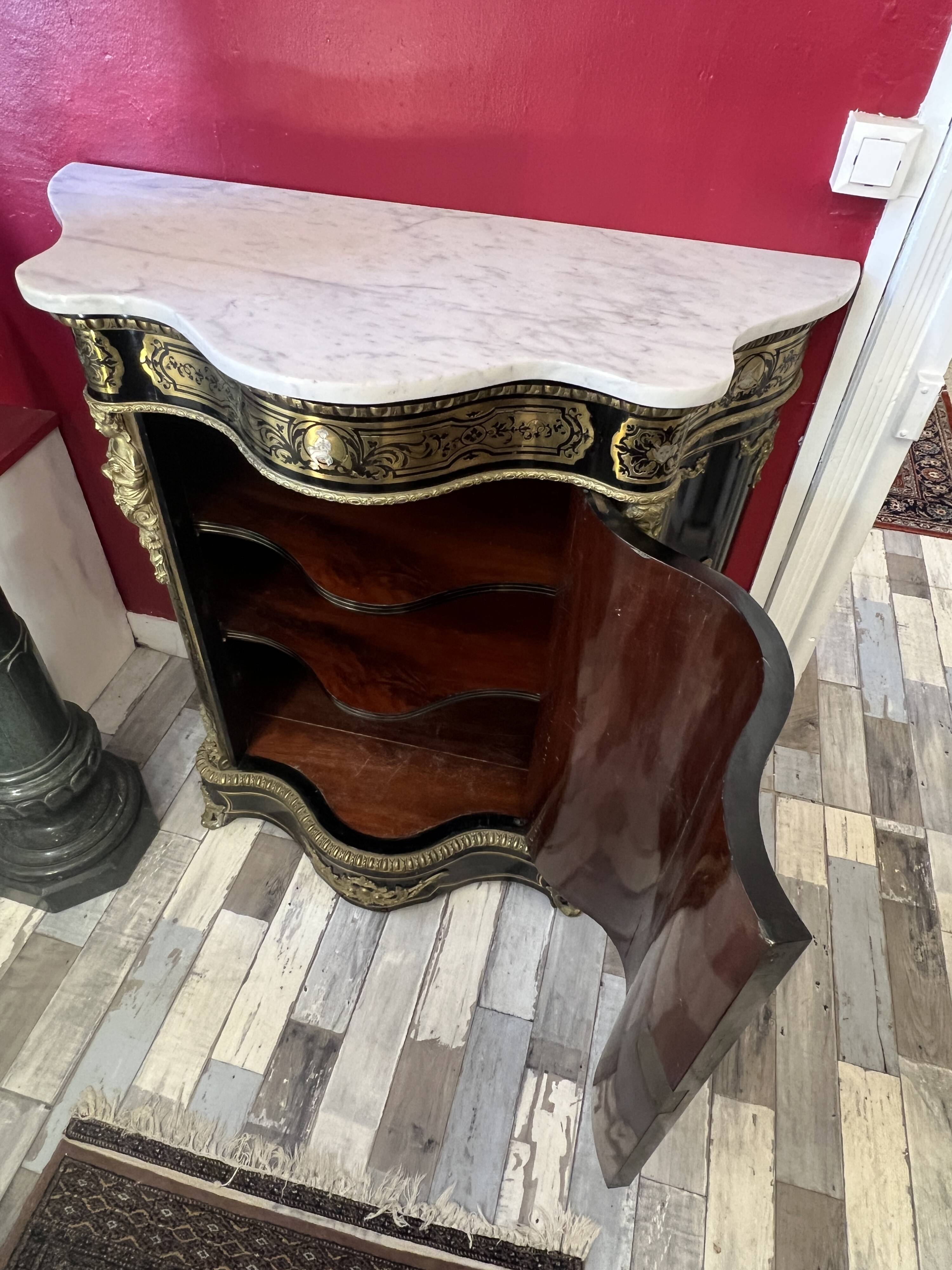 Low Boulle marquetry buffet, curved support furniture, Napoléon III period.