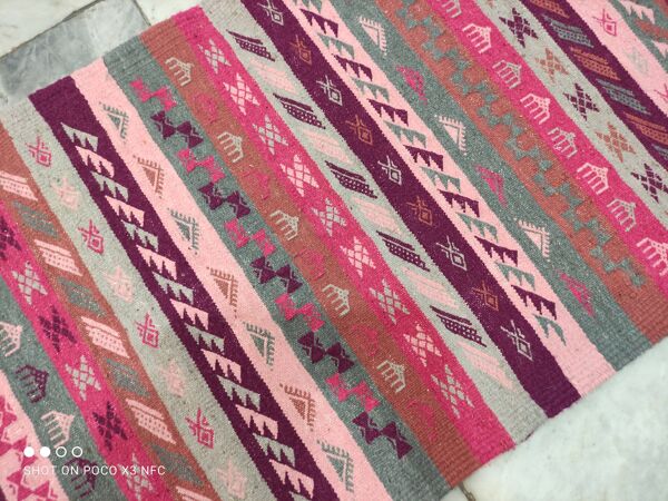 tapis rose rayé, tapis kilim marocain tapis berbère fait entièrement à la main tapis beni ourain