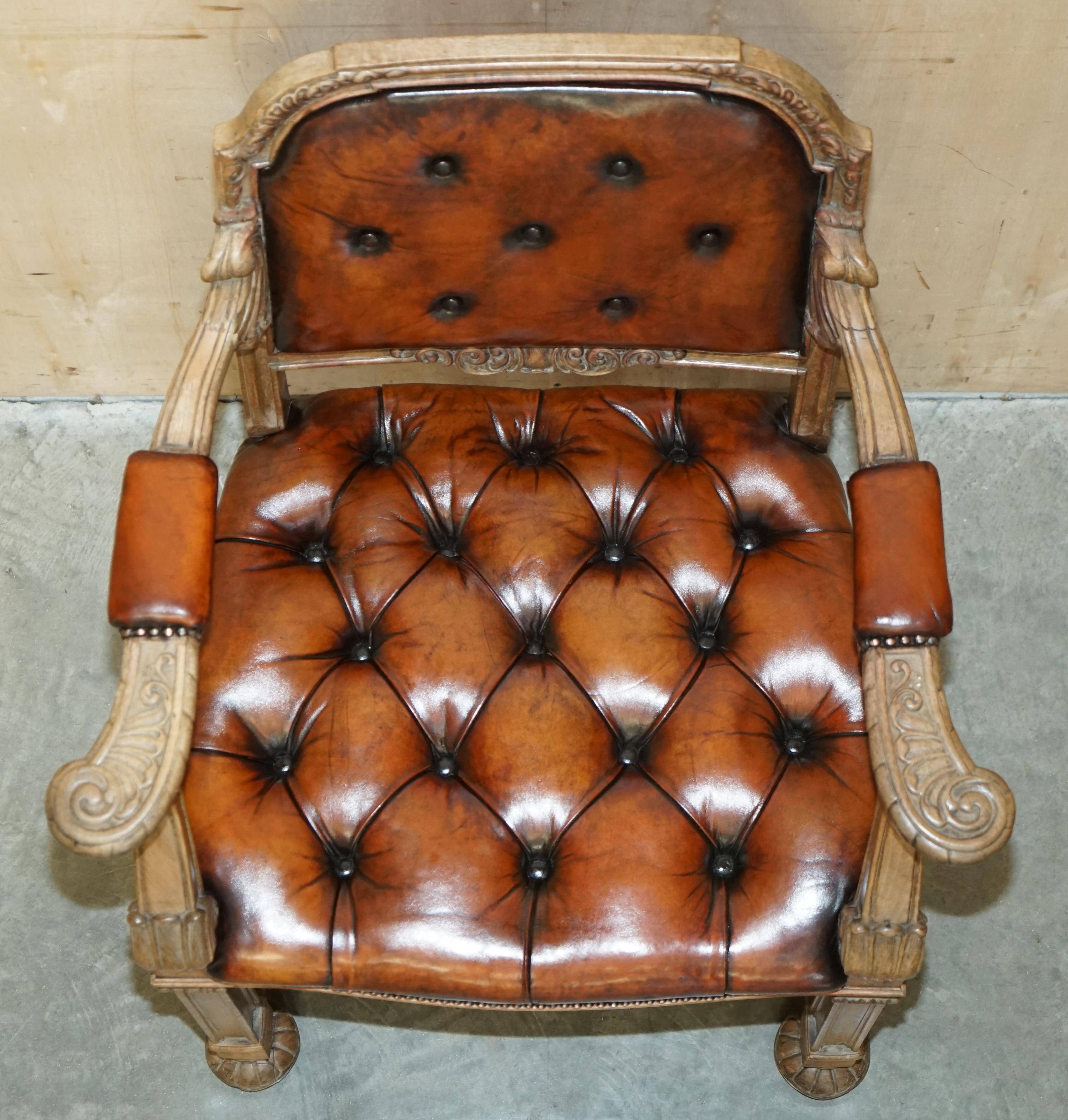 Fauteuil Chesterfield ancien restauré William IV en cuir