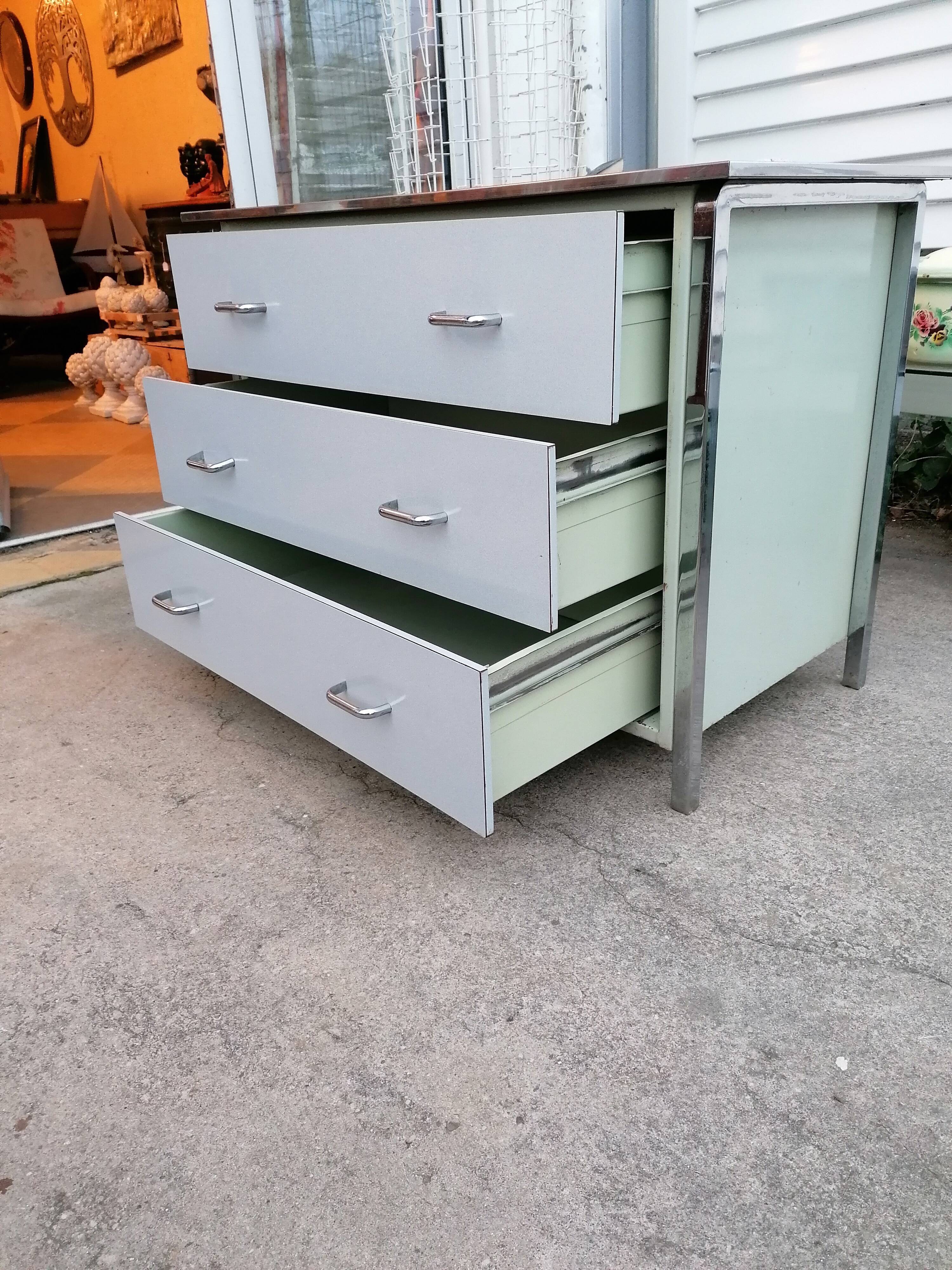 Vintage chest of drawers