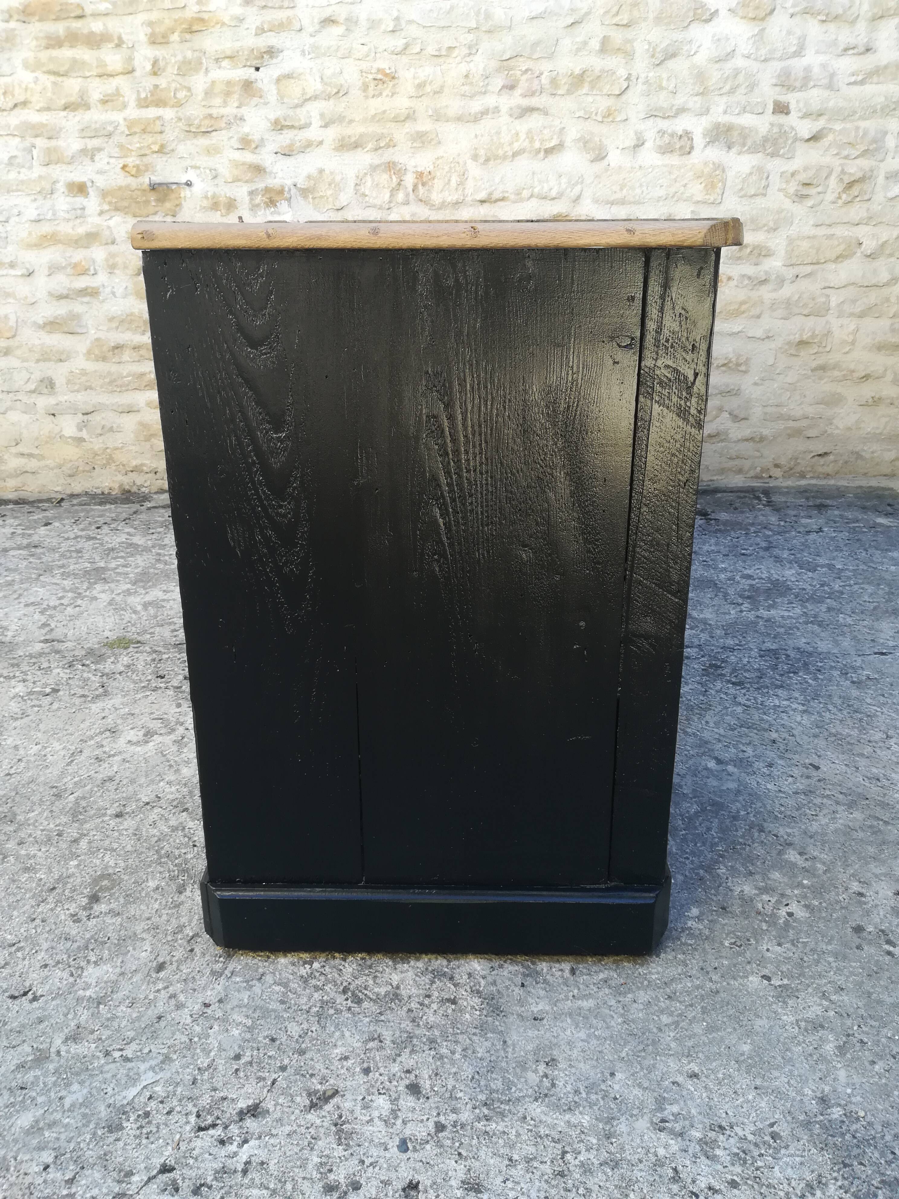 Counter 4 sliding doors