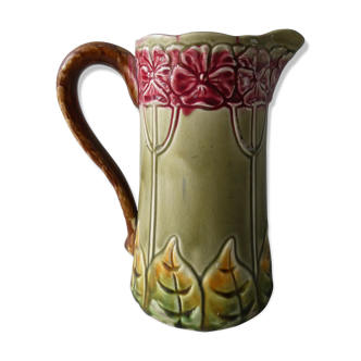 Pitcher in dabbling, Orchies France, 1920s
