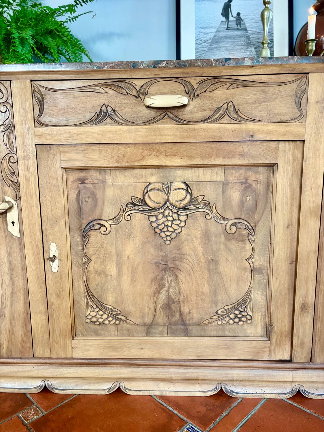 Buffet art déco en chêne massif