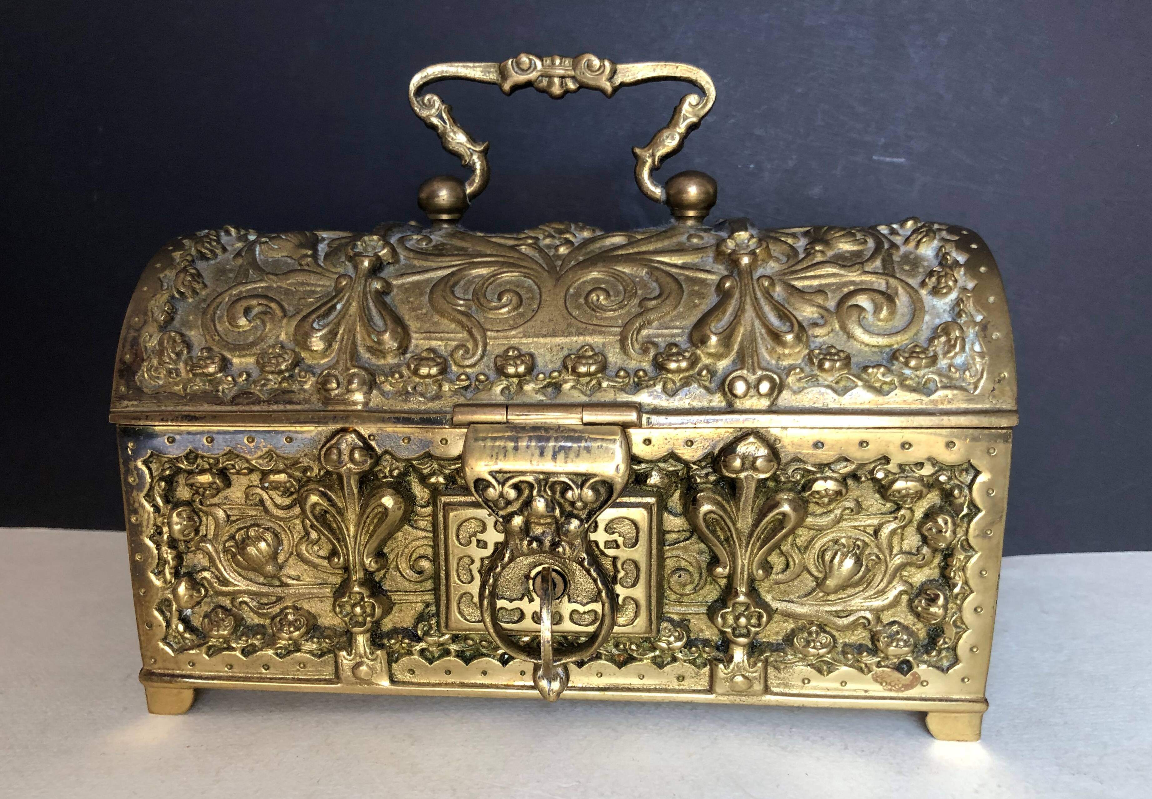 Gilded bronze jewelry chest