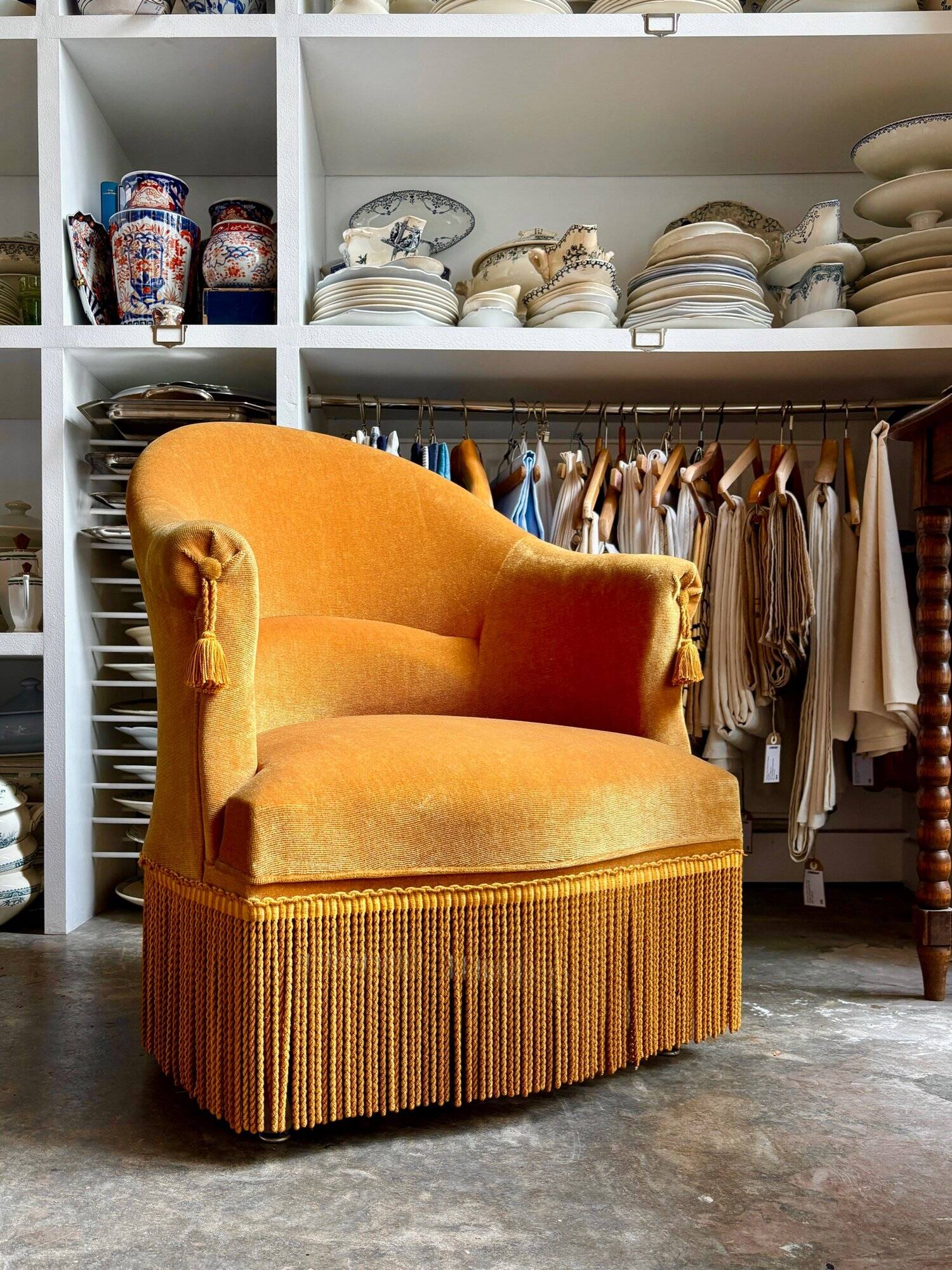Toad armchair in ochre velvet