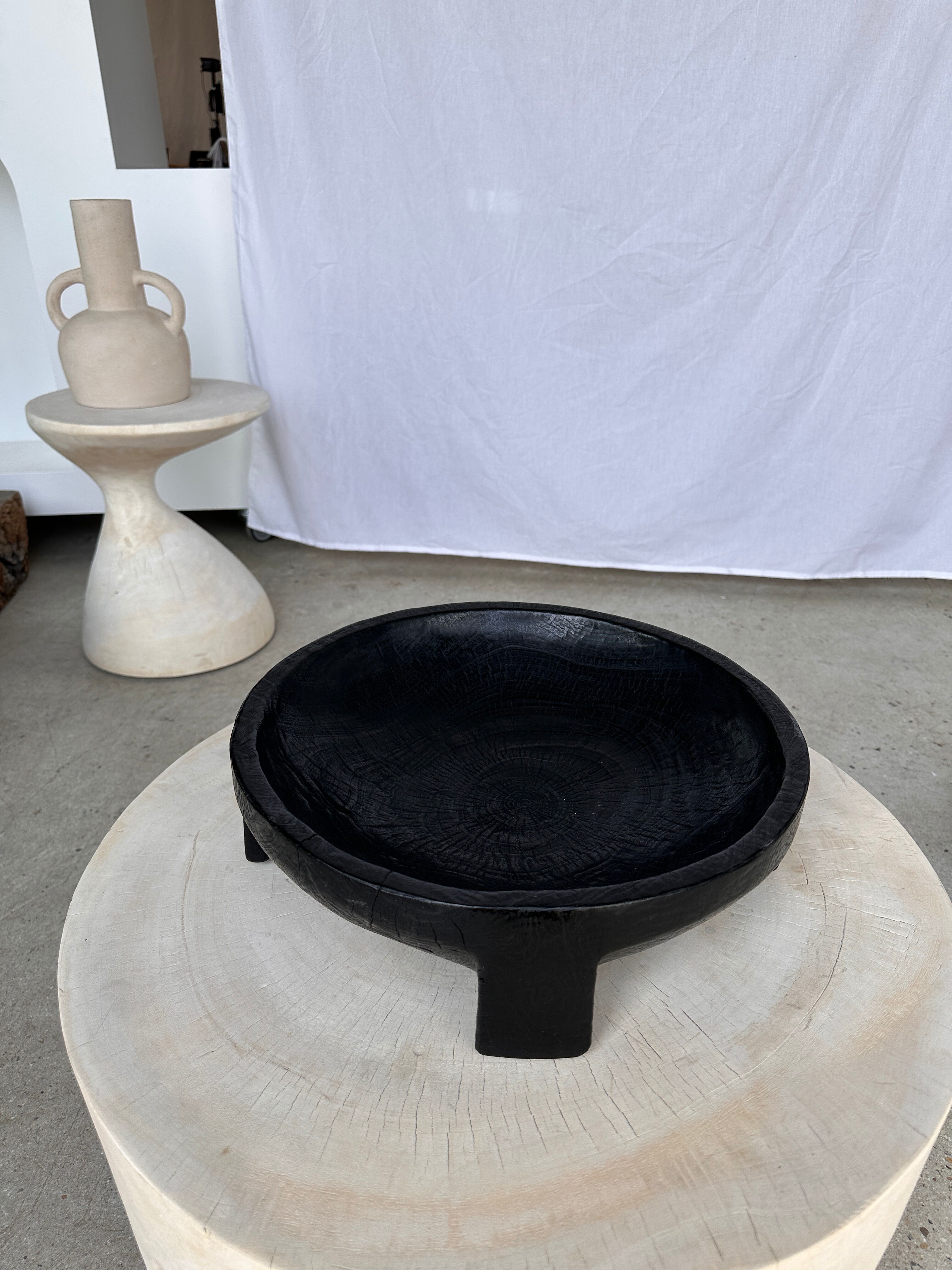 Cut in monoxyl mango wood