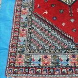 Old oriental carpet in handmade wool 200 x 150 cm