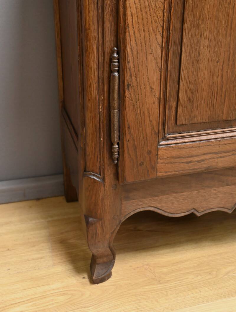 Solid oak sideboard, Louis XV style – Mid-19th century