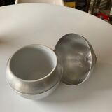 Pear-shaped ice bucket