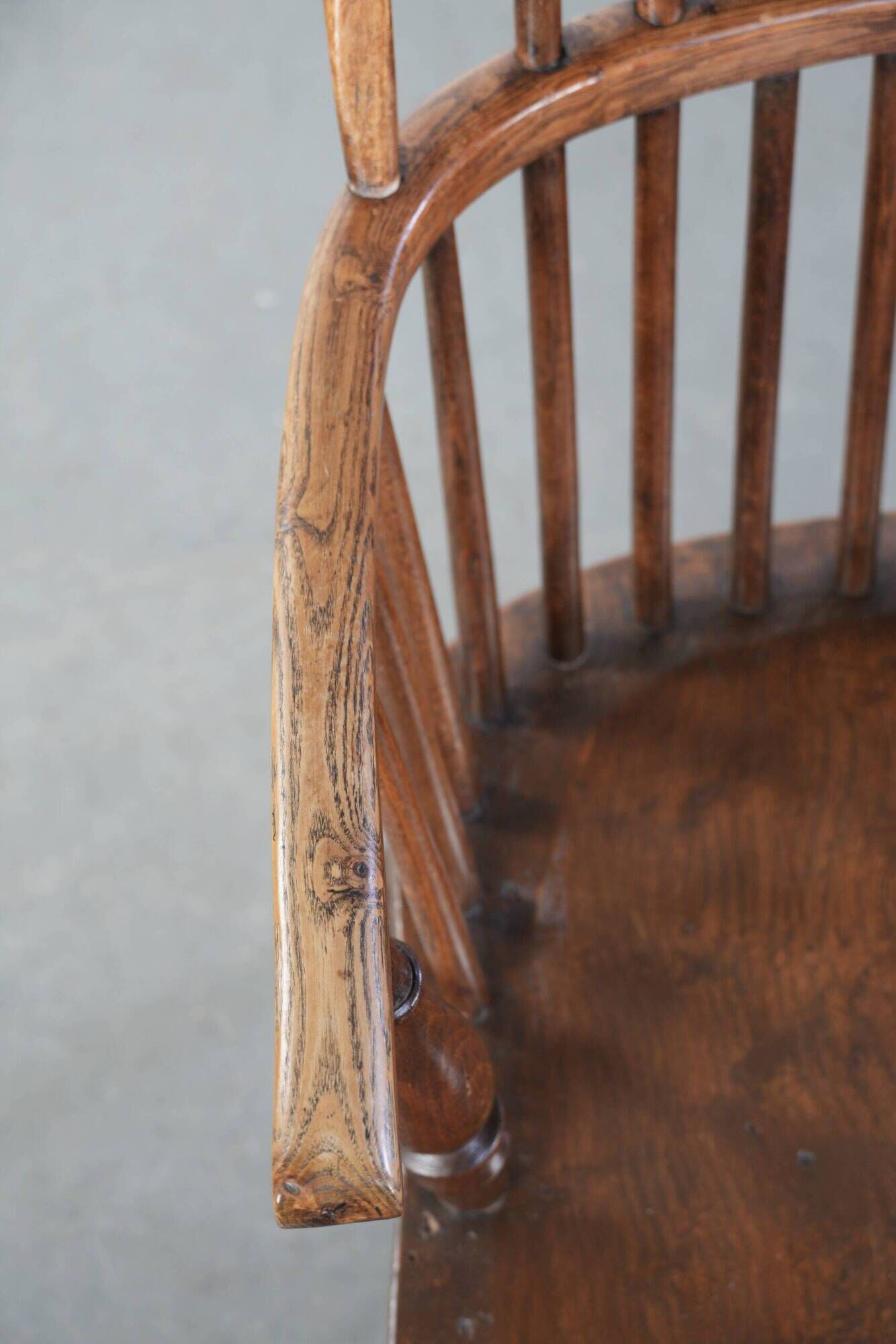 ensemble de deux chaises stickback Windsor anglaises antiques du 19e siècle