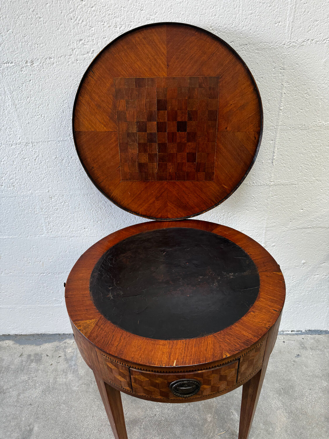 Bouillotte table/game table in Louis XVI style with marquetry circa 1900.