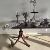 English dining room table in mahogany veneer late nineteenth with two extensions (from 1m80 to 2m80)