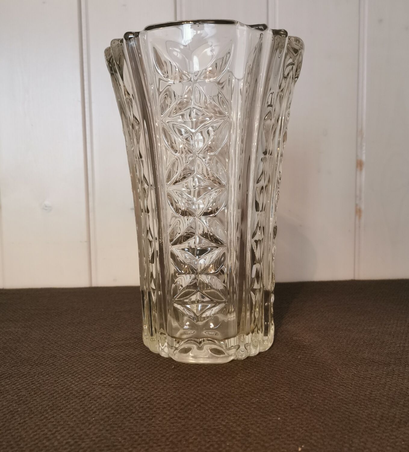 Large glass vase Pattern Lines and diamonds