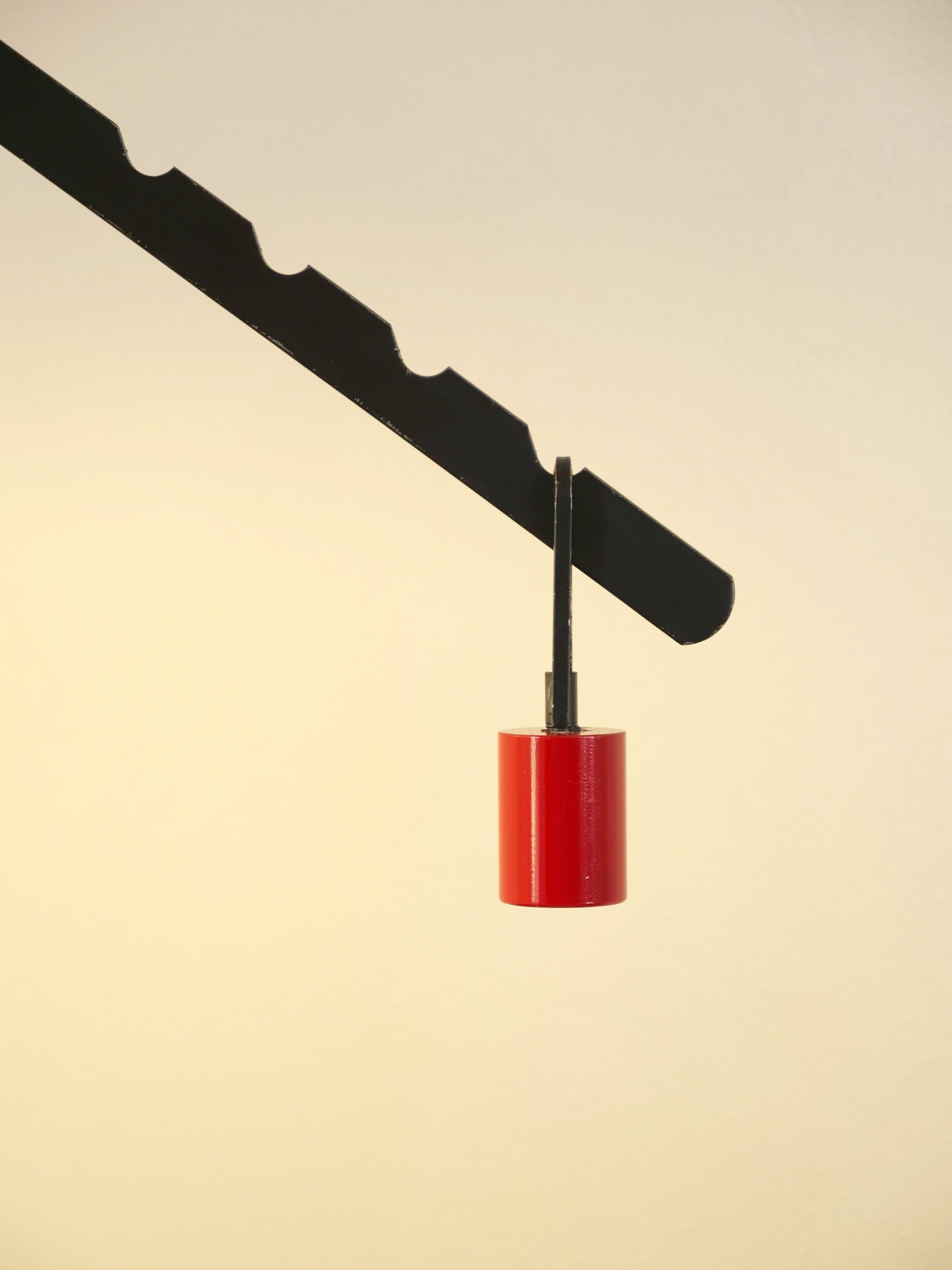 Danish suspension with balance counterweight