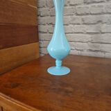 Vase en opaline bleu ciel vintage