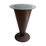 Table eats round standing in oak and shortbread glass