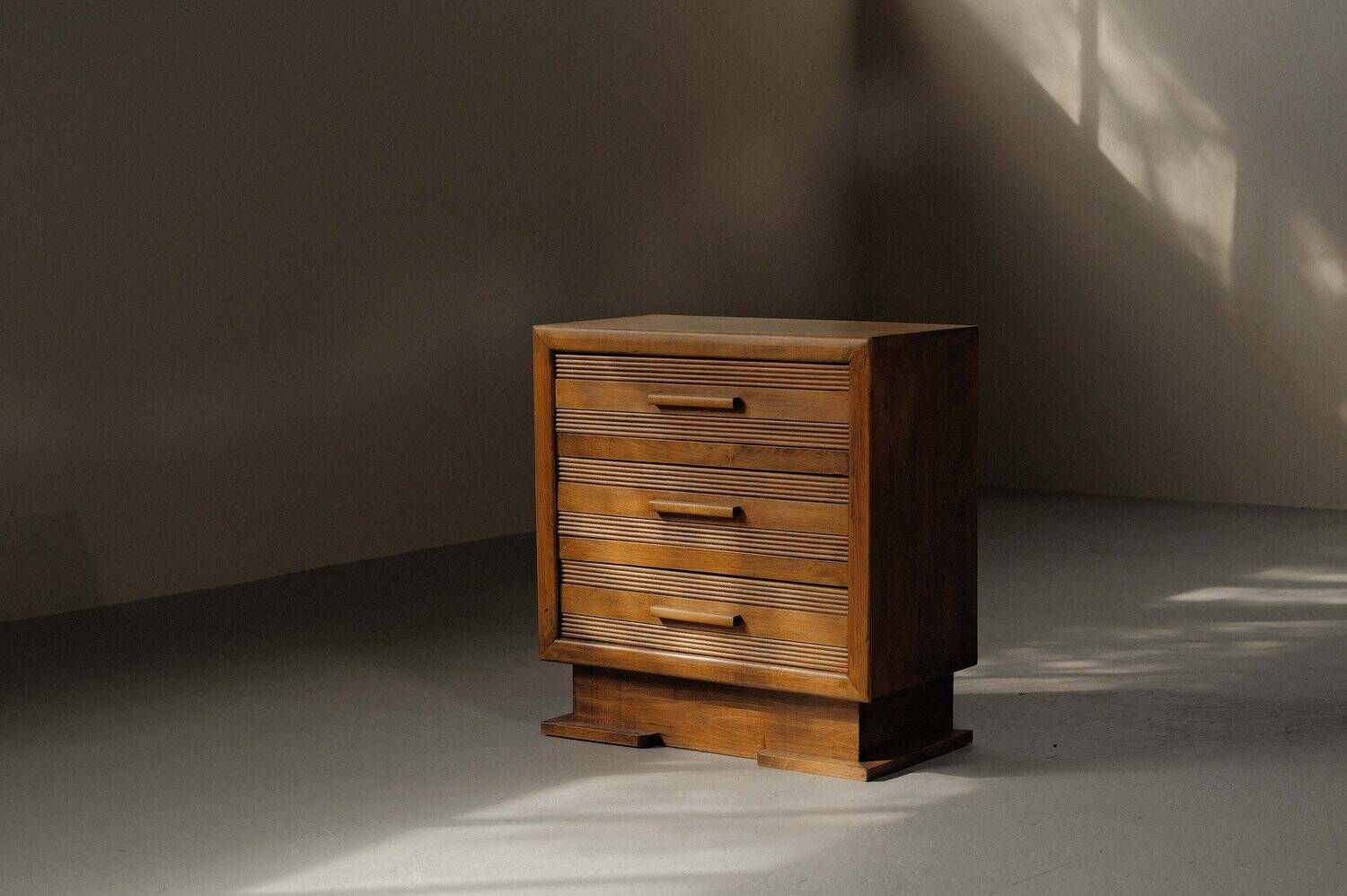 Commode moderniste, France, vers 1940