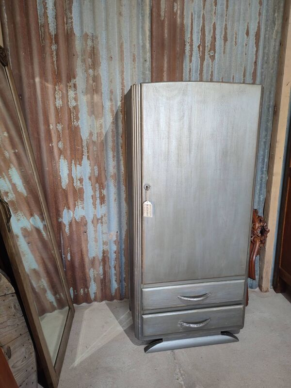 Belle armoire vintage restaurée milieu 20 ème.