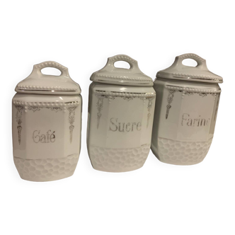 Ensemble de 3 pots à épices porcelaine blanche rehaussée d’argent