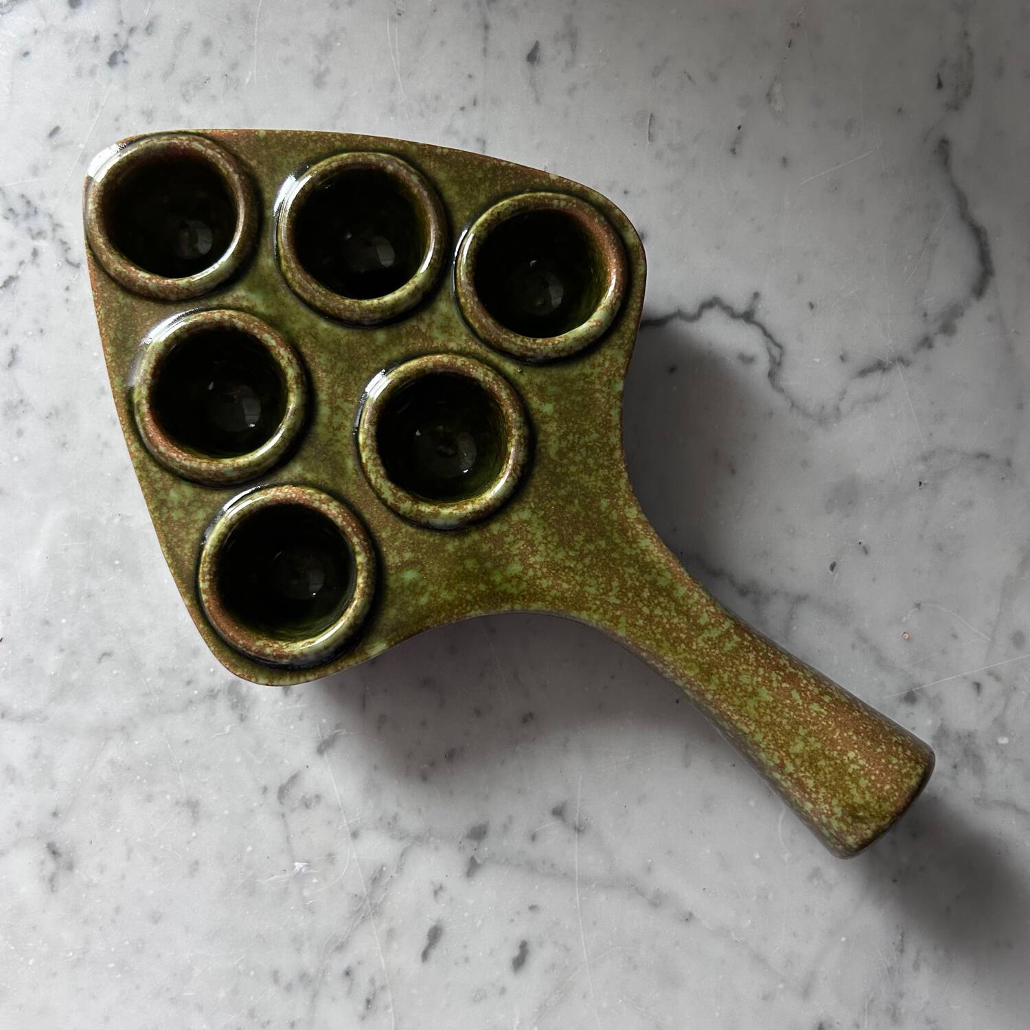 Provençal olive serving dish