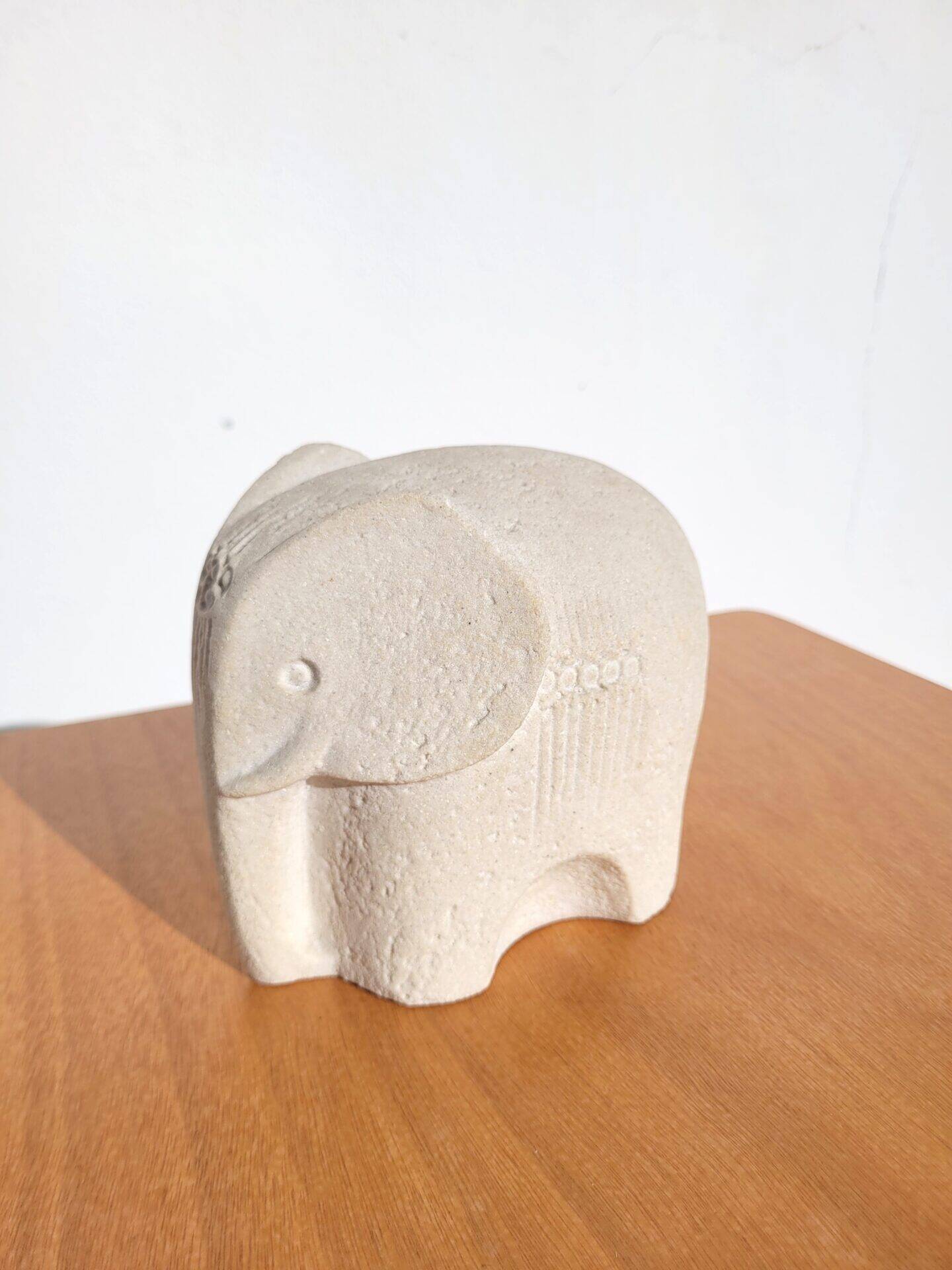 Mar Bell Stone Art Elephant Sculpture