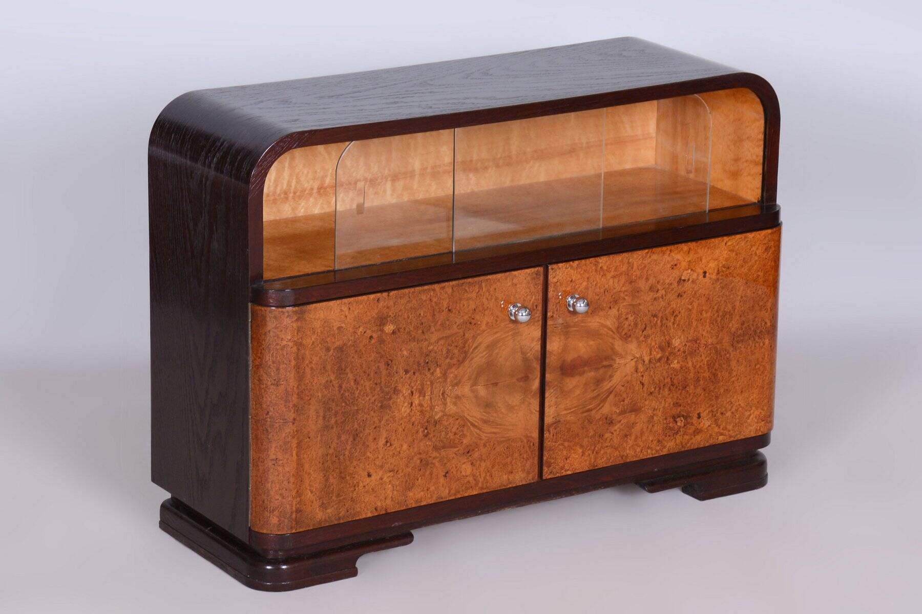 Czech Art Deco Cabinet in Oak, Maple and Glass, 1930s