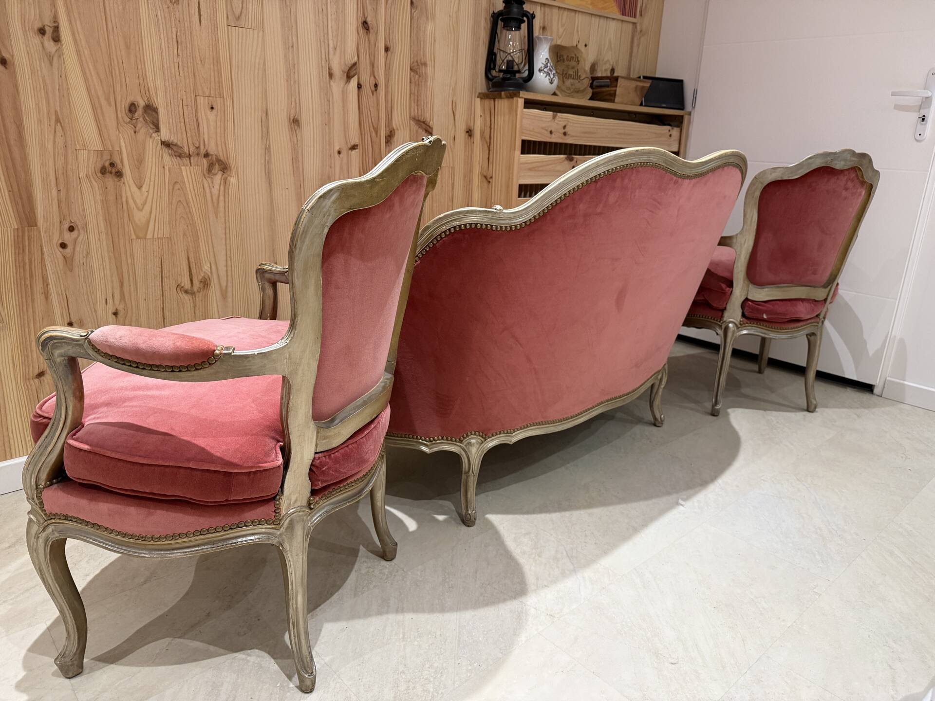 salon complet de style Louis XV – banquette corbeille et paire d