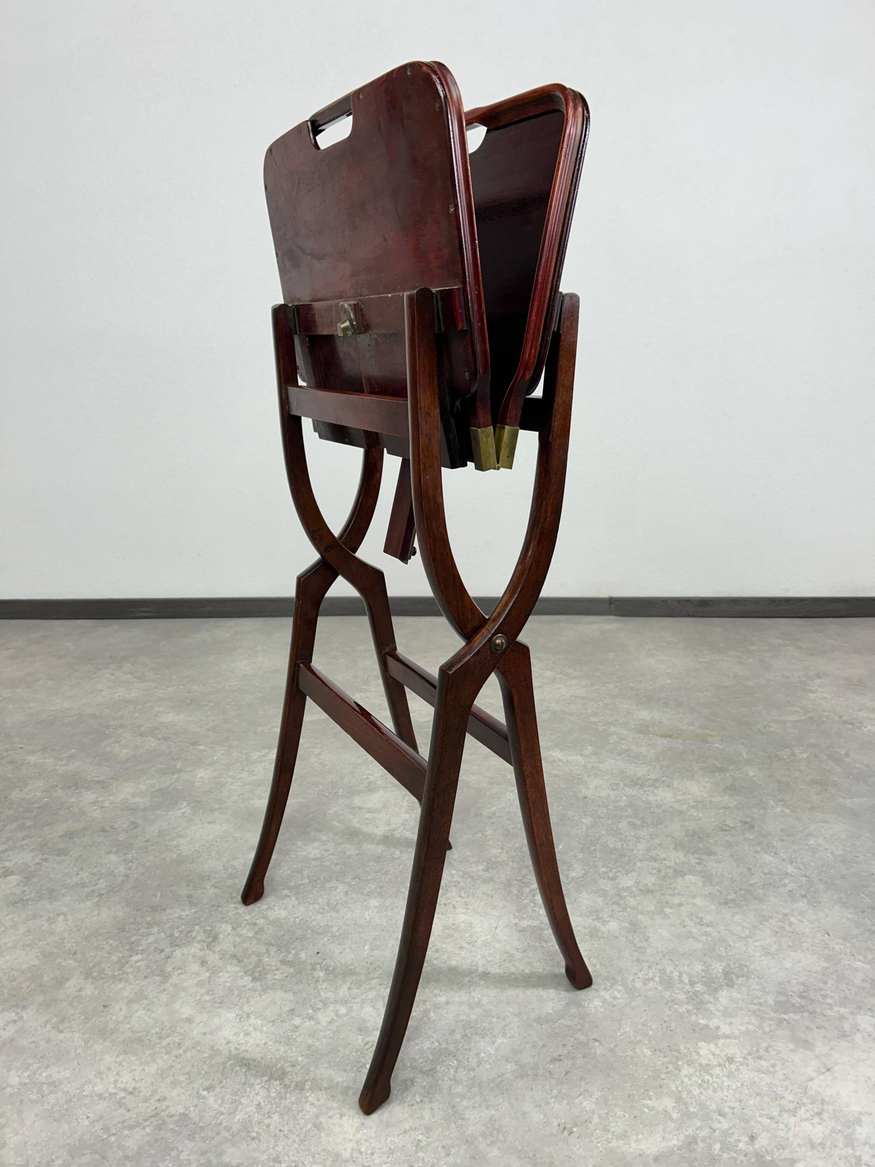 Folding table in mahogany in the style of the Vienna Secession.
