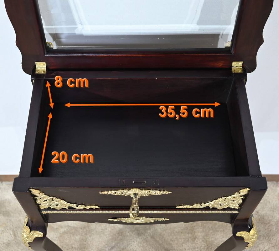 Middle Display Table in Stained Mahogany, Louis XV style, Napoleon III period – Mid-19th century