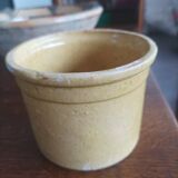 Pretty little ochre terracotta pot 10cm