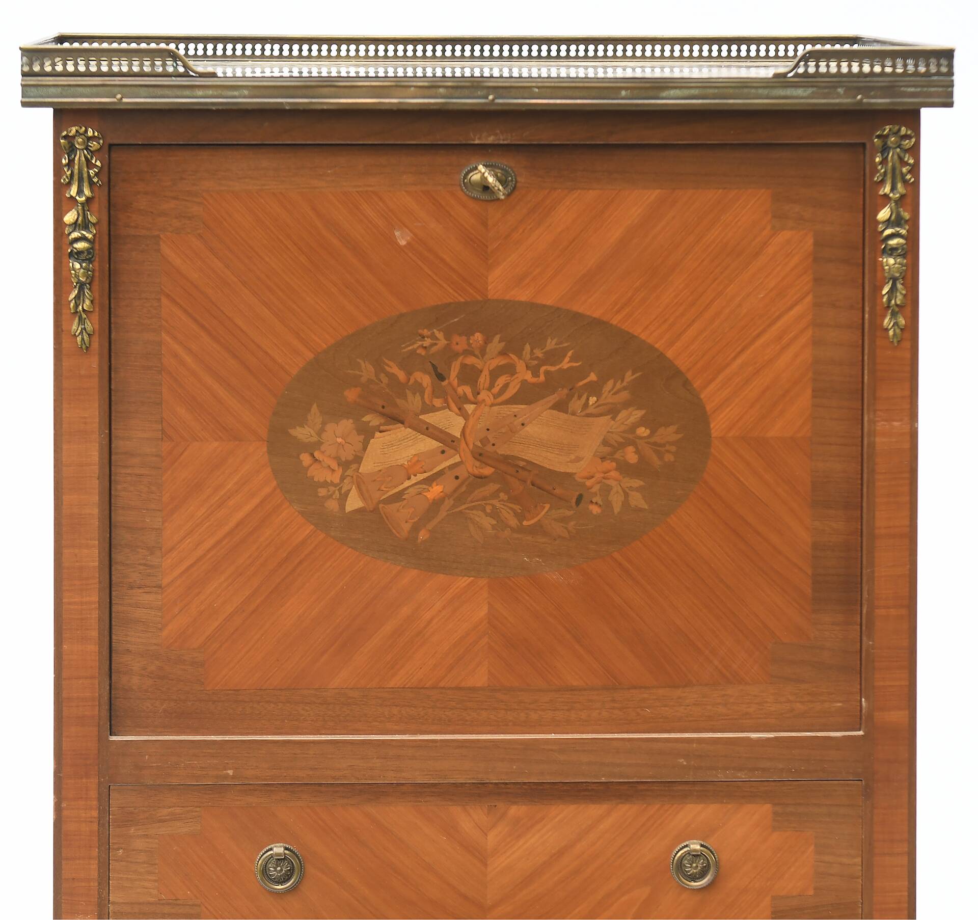 Transition style lady's secretary