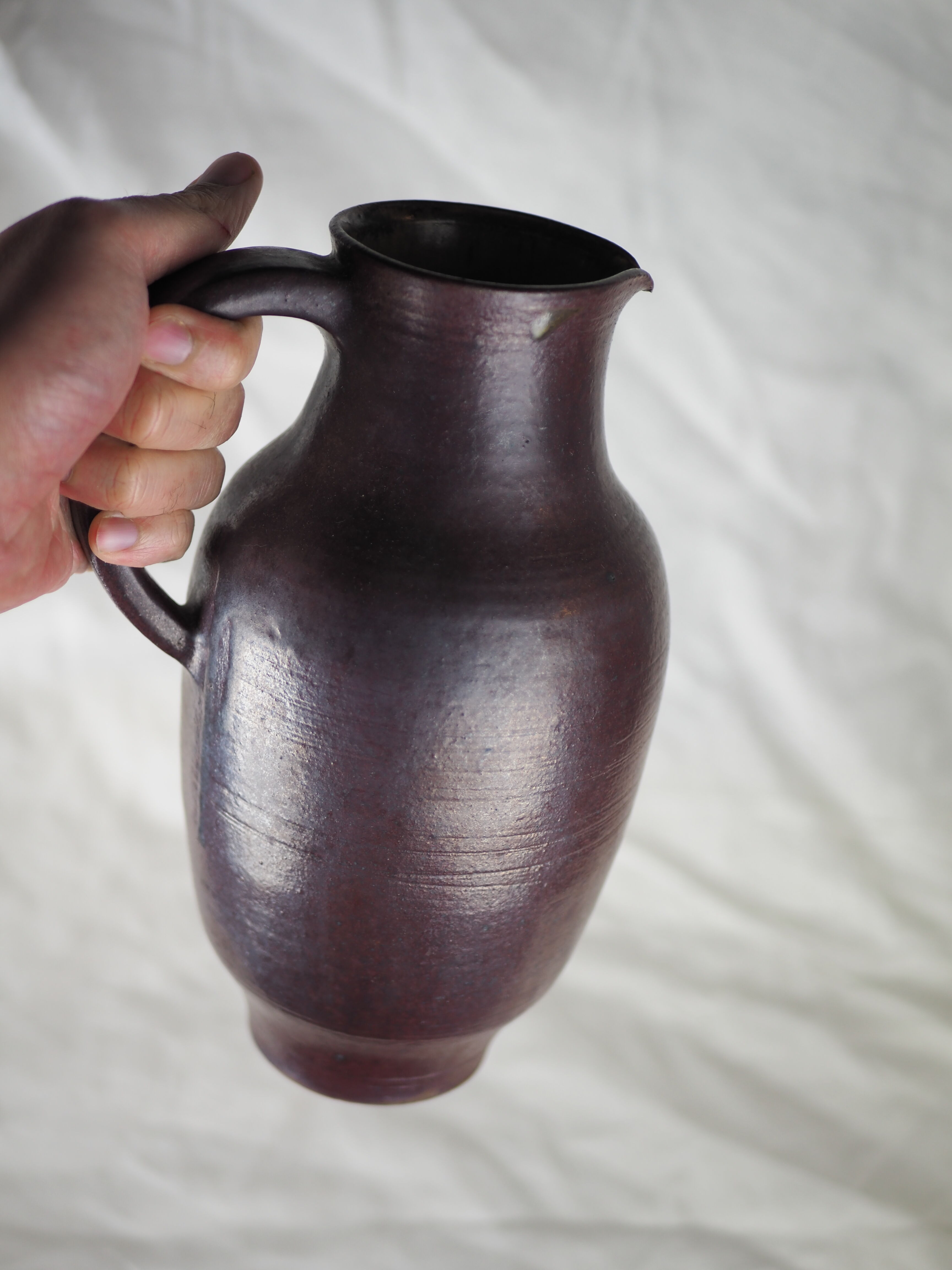 Sandstone pitcher with brown glaze - red by Geneviève BAPTENDIER Laurence MOLINARD