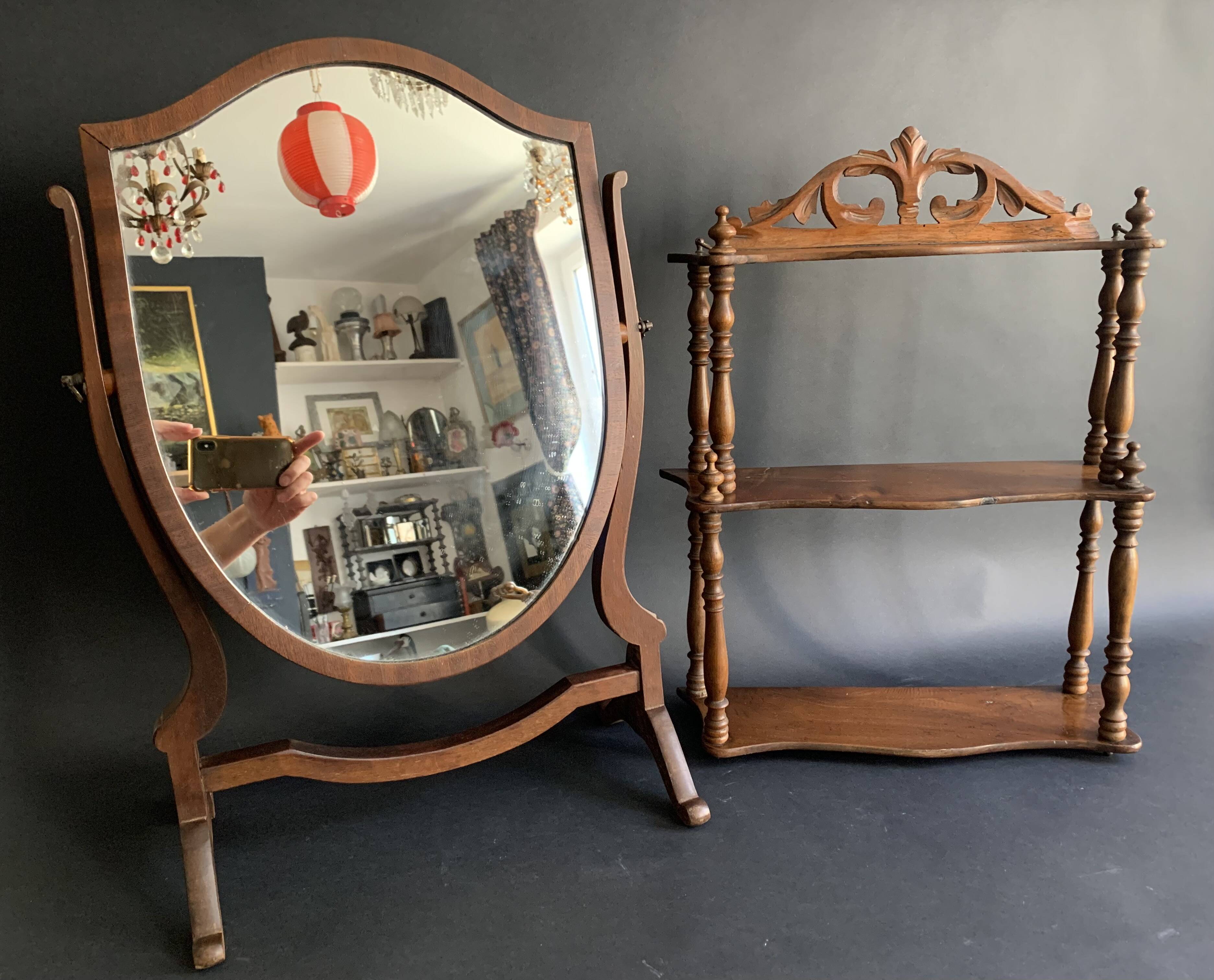 Wall shelf with pediment, in turned Napoleon III wood
