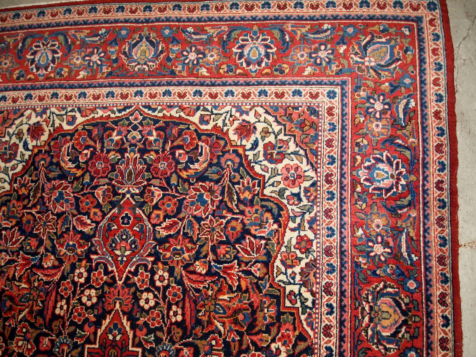 Handmade antique Persian Kashan rug 4.1' x 6.2' (125cm x 189cm) 1910s