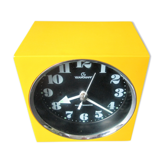 Horloge de table jaune batterie moderniste design allemand années 1980