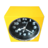 Horloge de table jaune batterie moderniste design allemand années 1980
