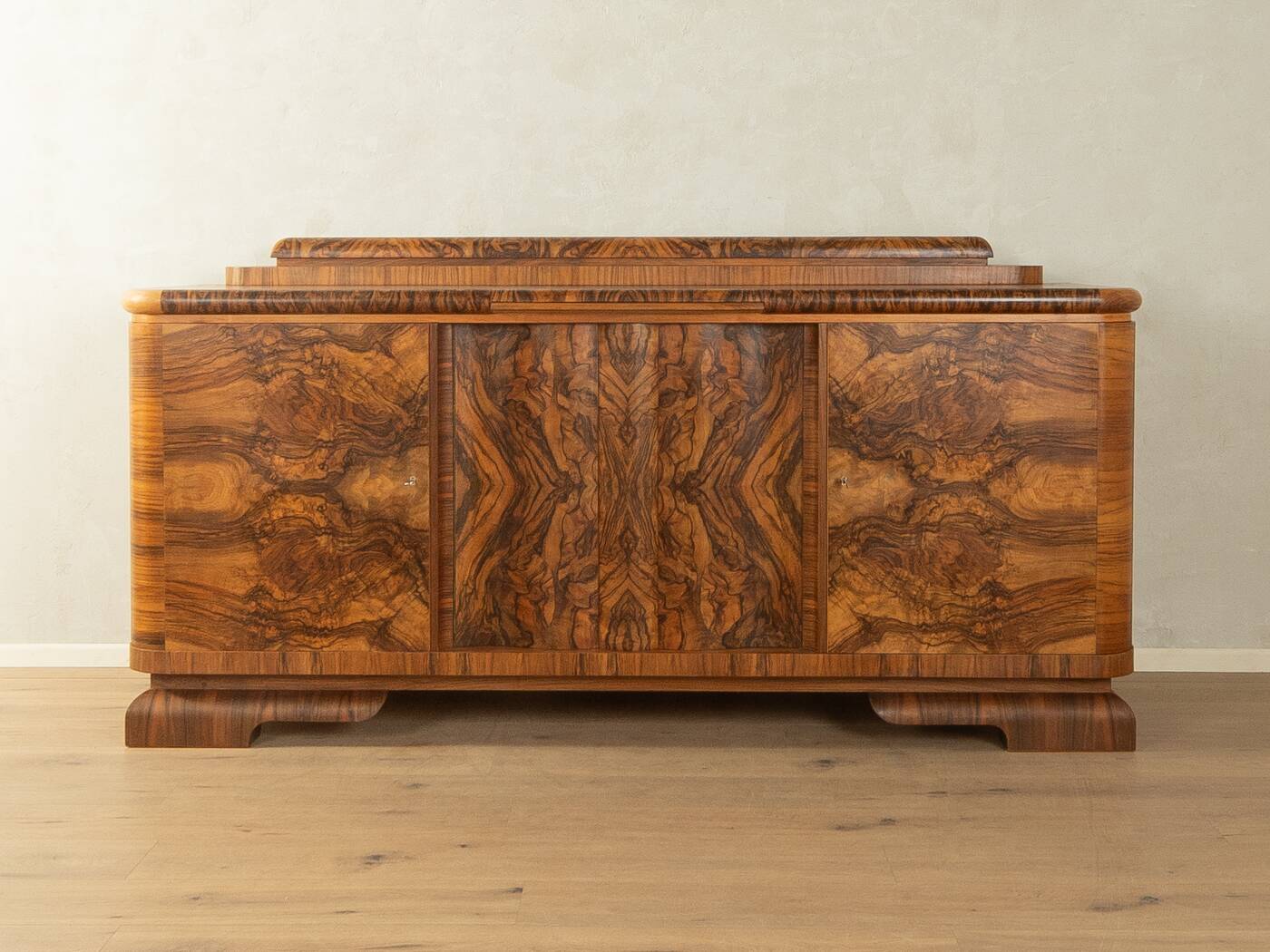 Wonderful Art Deco sideboard from the 1920s
