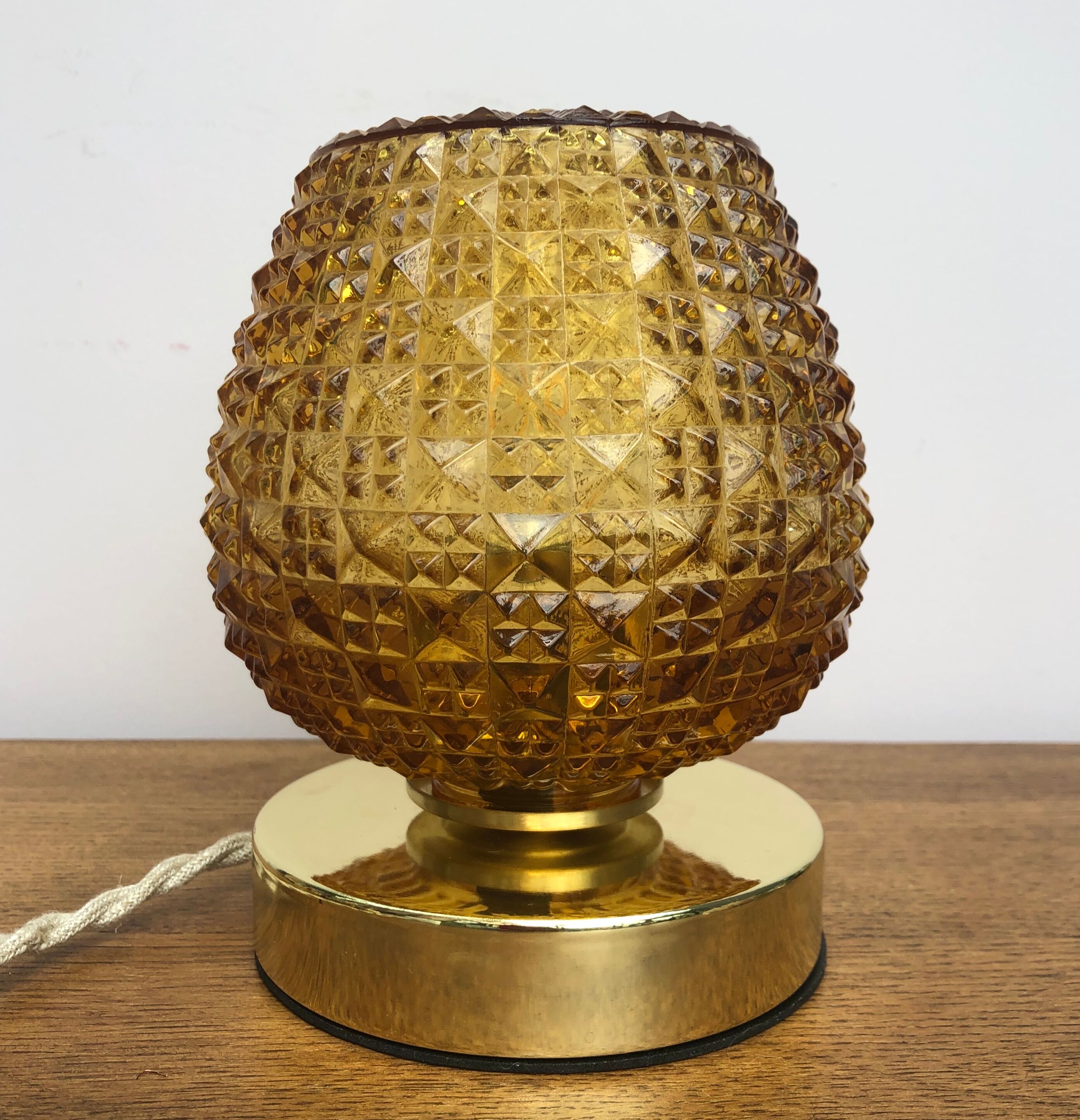 Vintage globe-oiled diamond tip lamp.