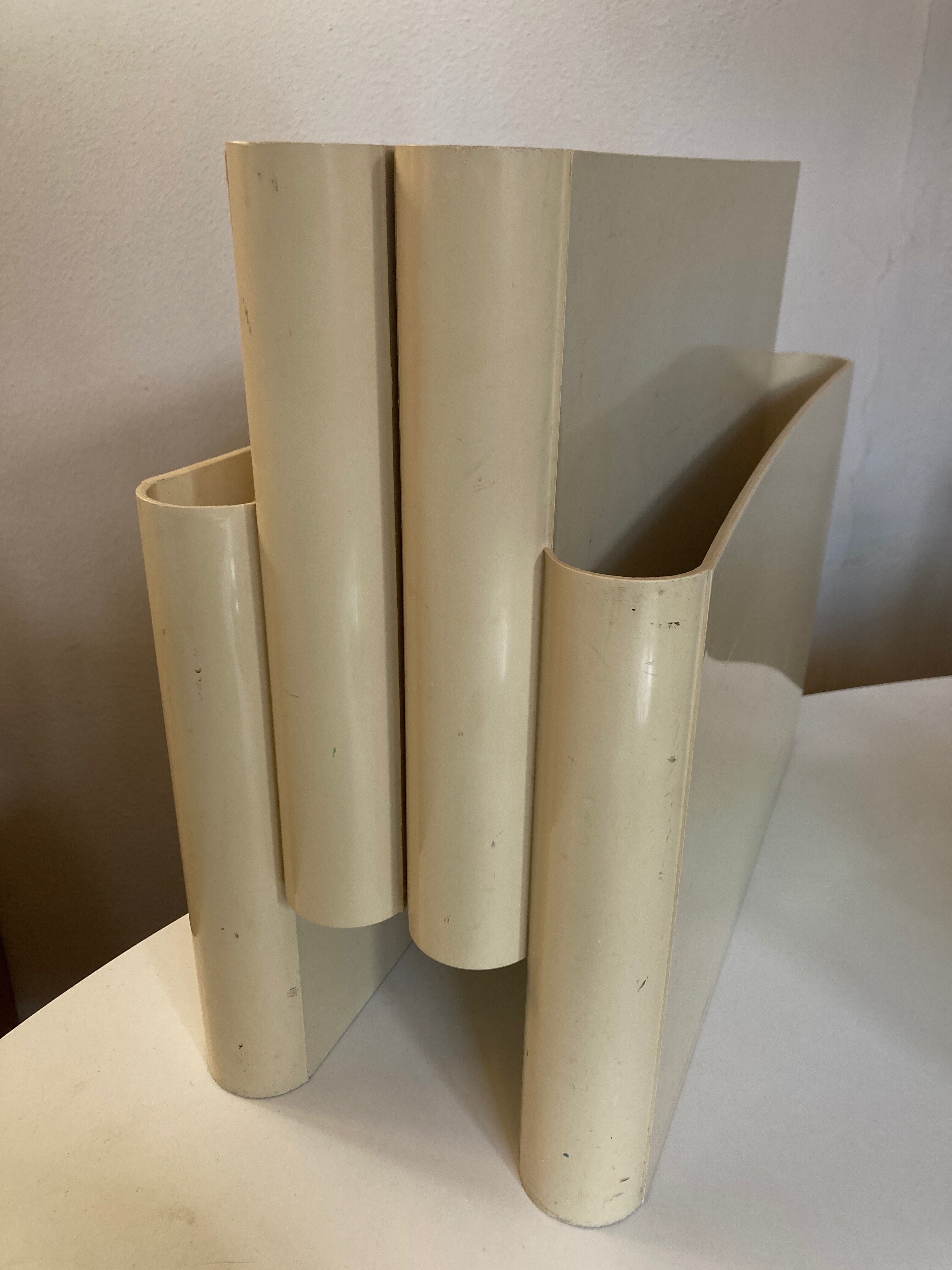 Porte revues par Giotto Stoppino pour Kartell 1971