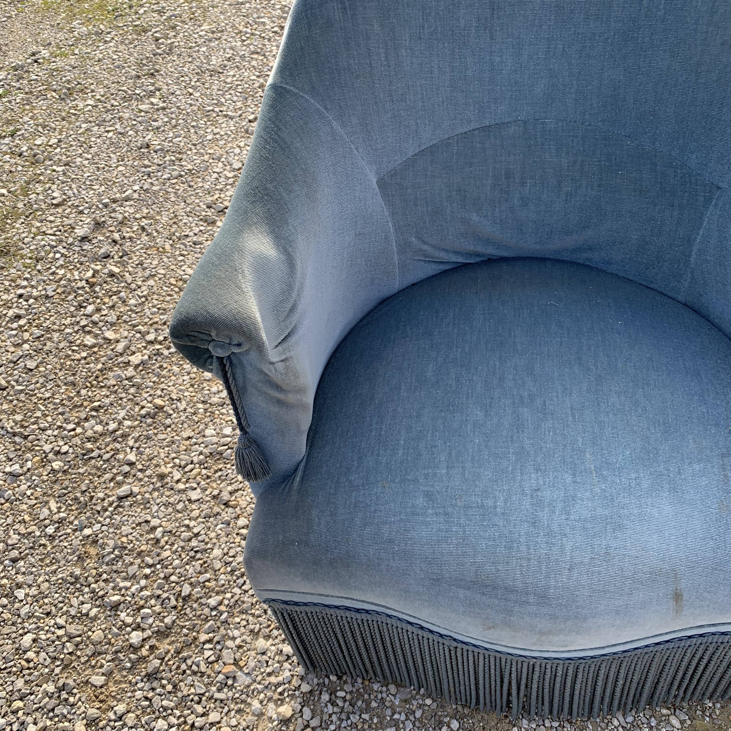 Blue velvet toad chair