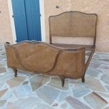 Lit with caned basket in Louis XV style.