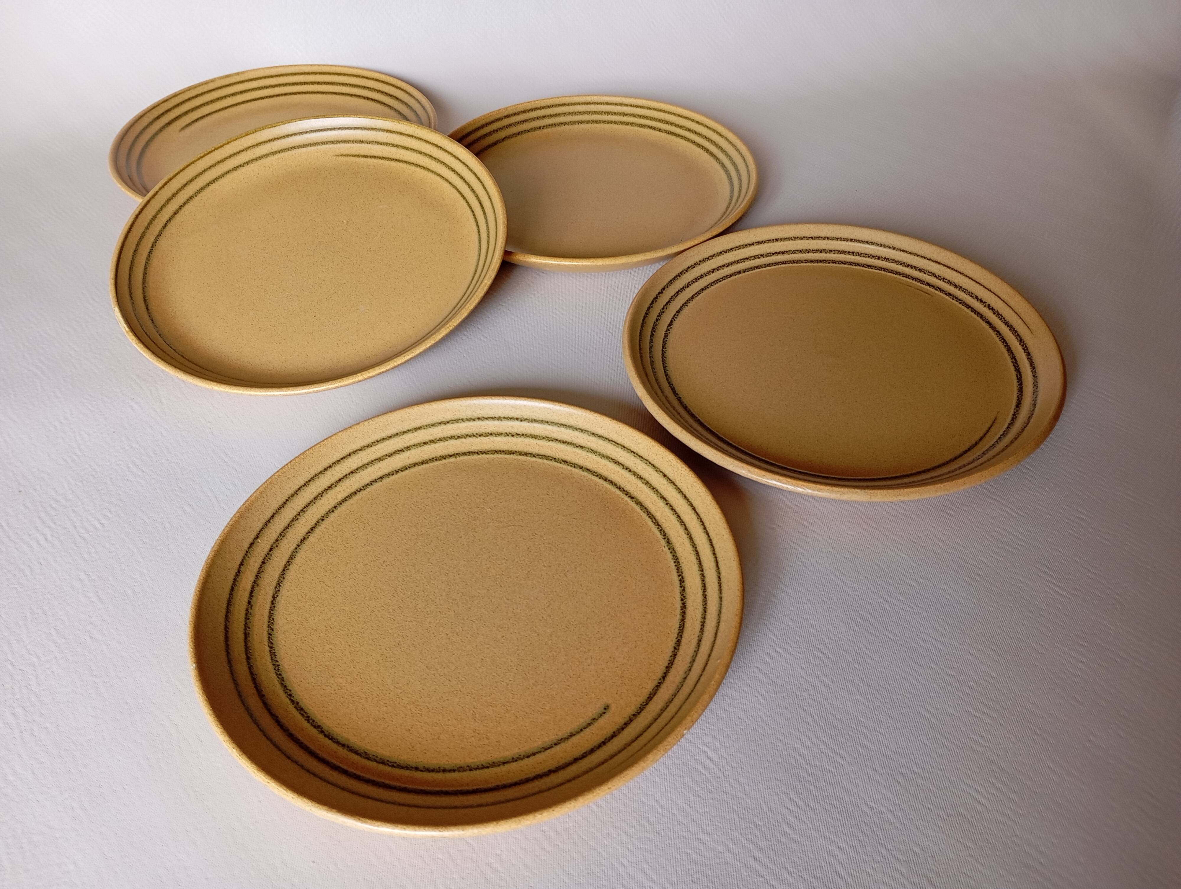 Sarreguemines "Chaumière" dinner plates