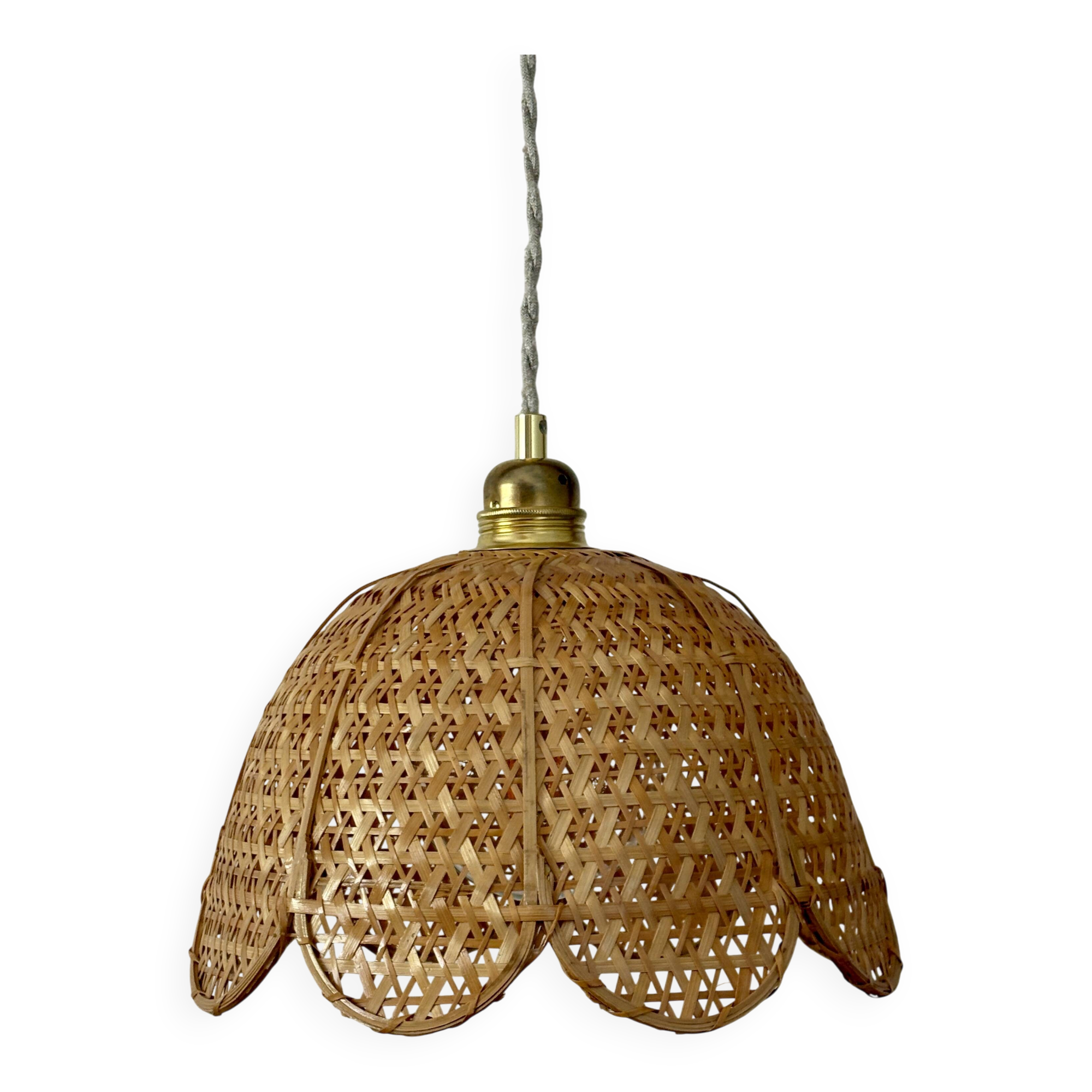 Vintage pendant light in natural materials