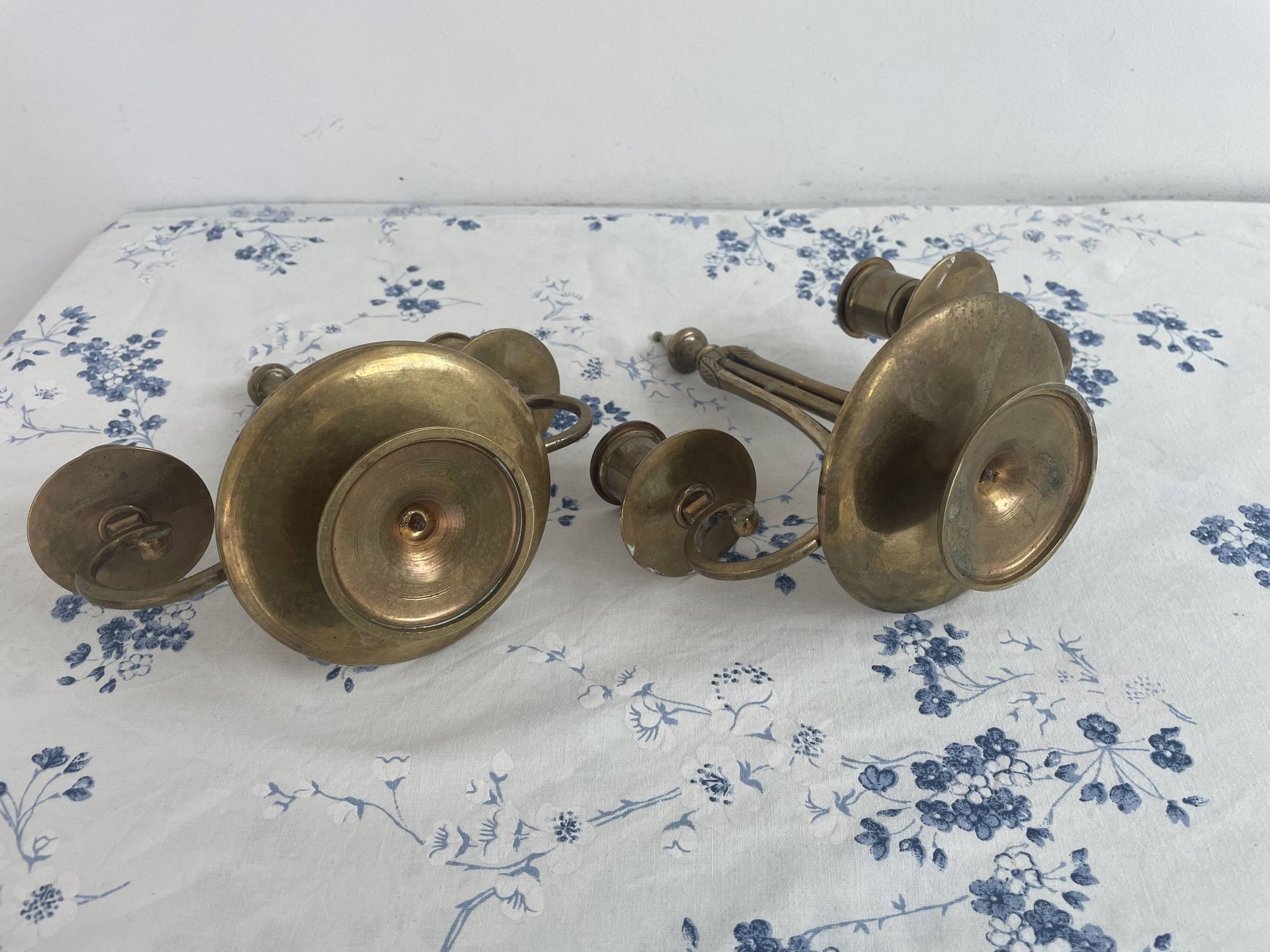 Pair of candlesticks, gilded and enamelled brass, Art Nouveau, early 20th century